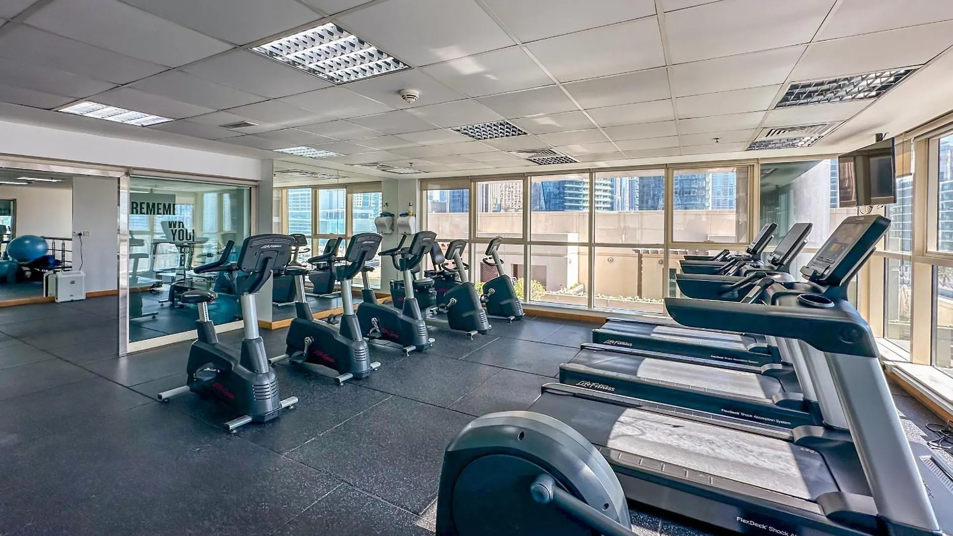 Marina Quays West-Charming 1-Br Retreat In The Heart Of Marina Apartment Dubai
